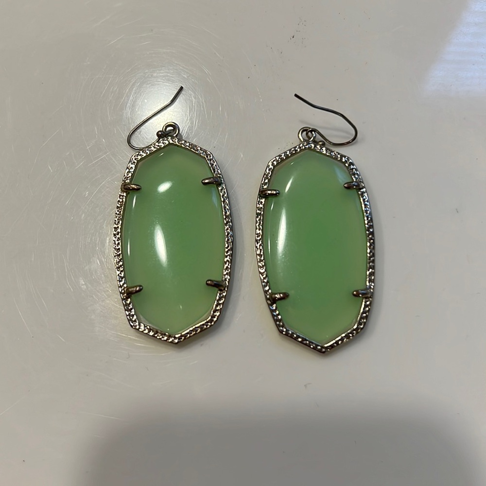 Kendra Scott Elle earrings